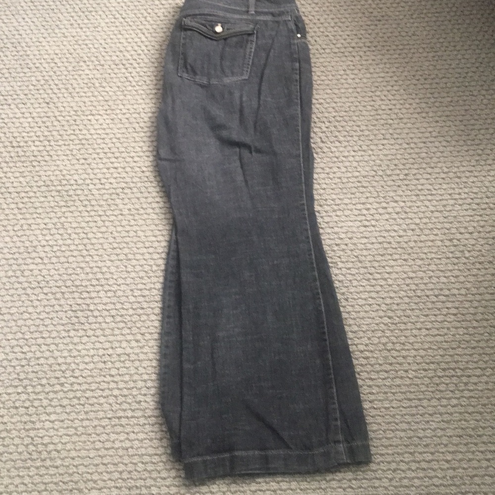 WHBM black Trouser Jean size 14 Short